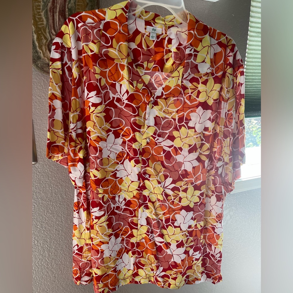 Short Sleeve Button Down Shirt Size Large NWT 100% Viscose